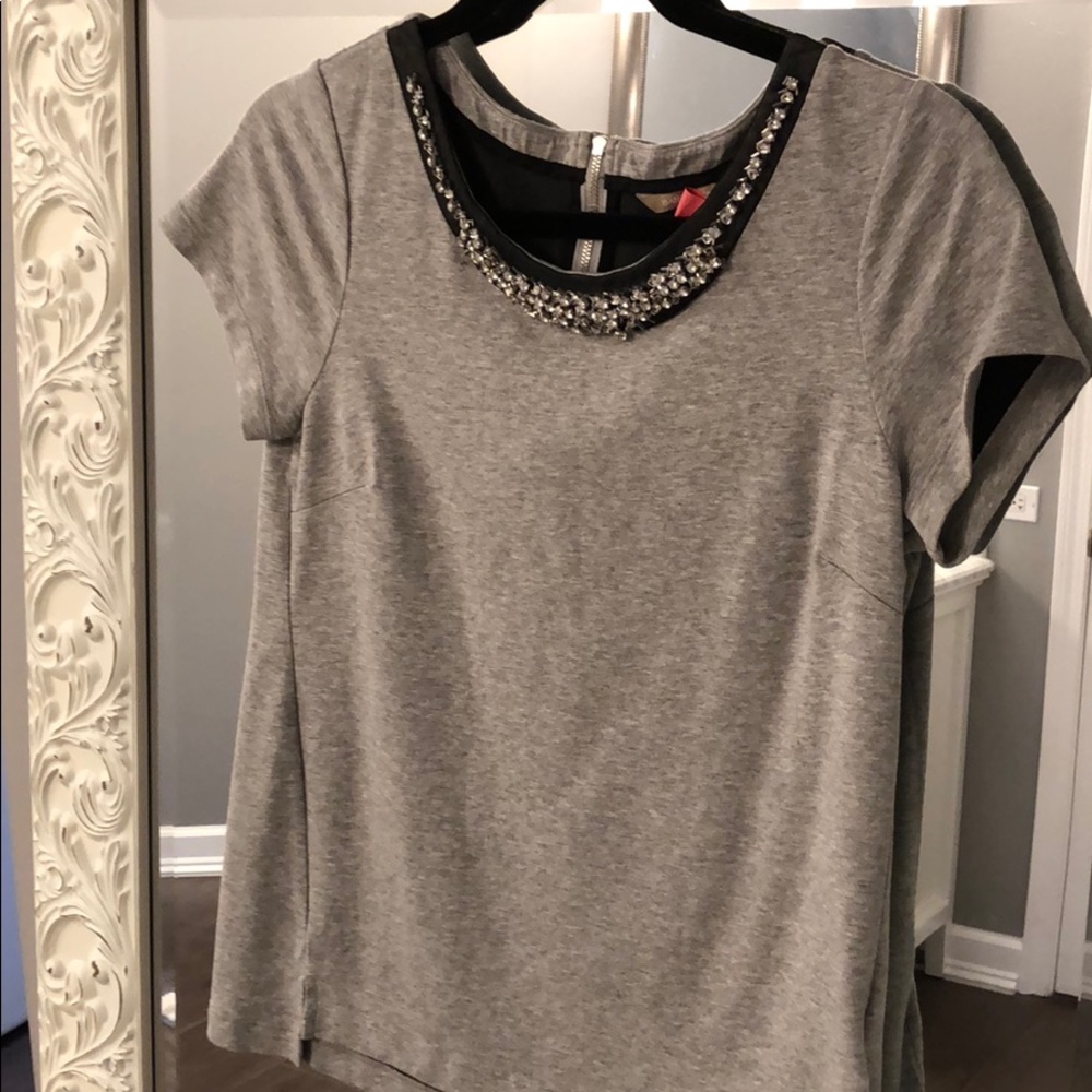 Gray shirt with rhinestone collar